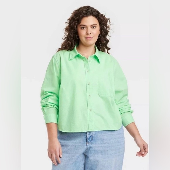 Universal Thread Light Green Cropped Fit Shirt - Picture 1 of 5